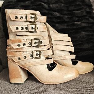 Freebird Tan Heeled Boots with Buckle Straps